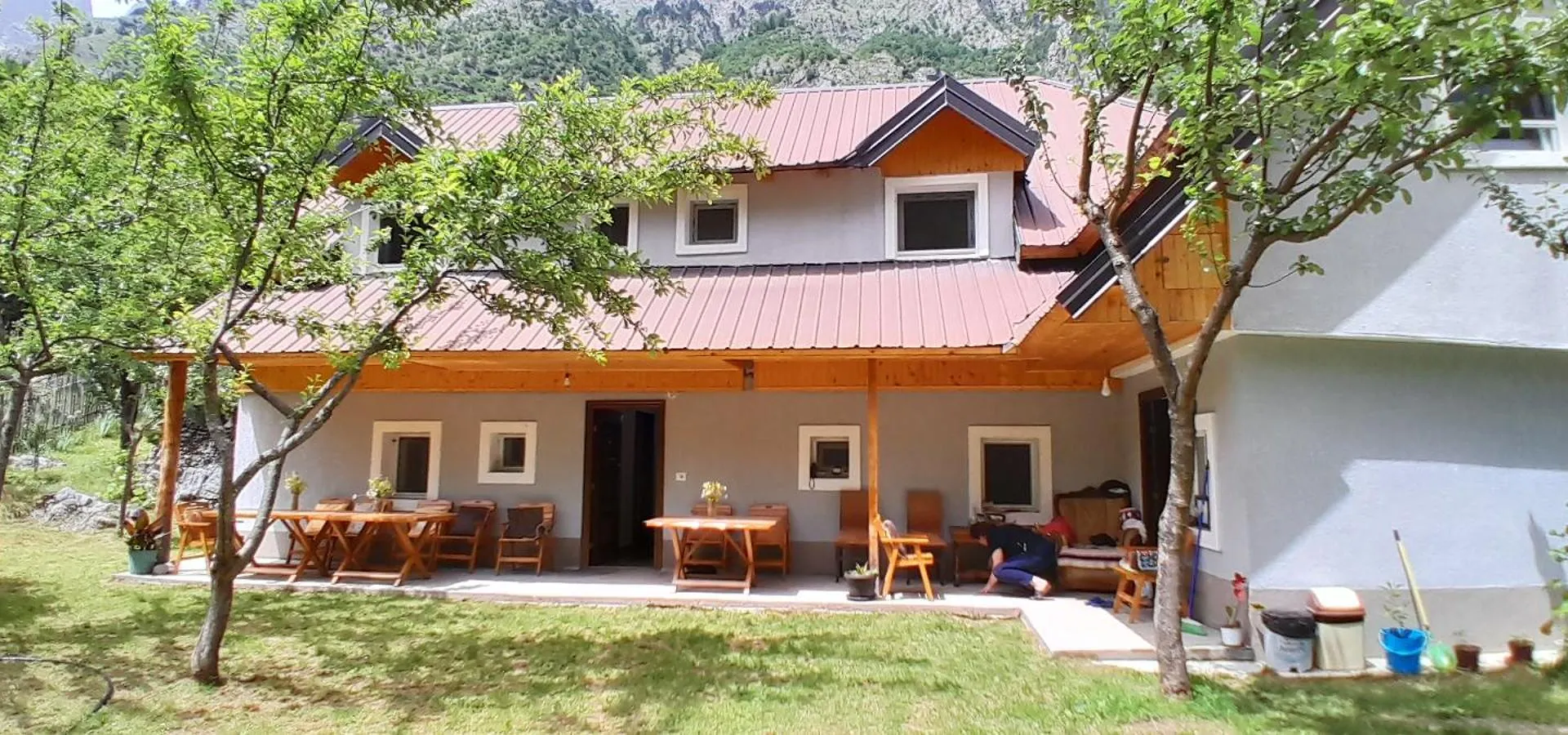 Bujtina Sherifaj Valbone Inn