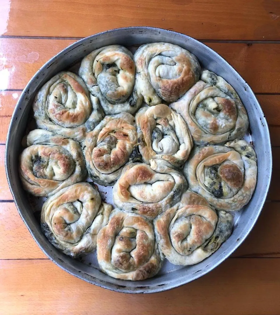 Bujtina Sherifaj Βαλμπόνα